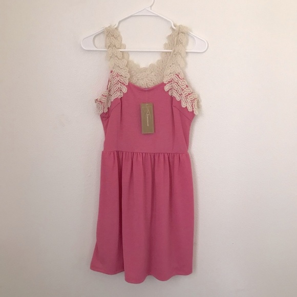 Francesca's Collections Dresses & Skirts - 🌟HP🌟 Francesca’s Pink Dress w/ Lace Detail